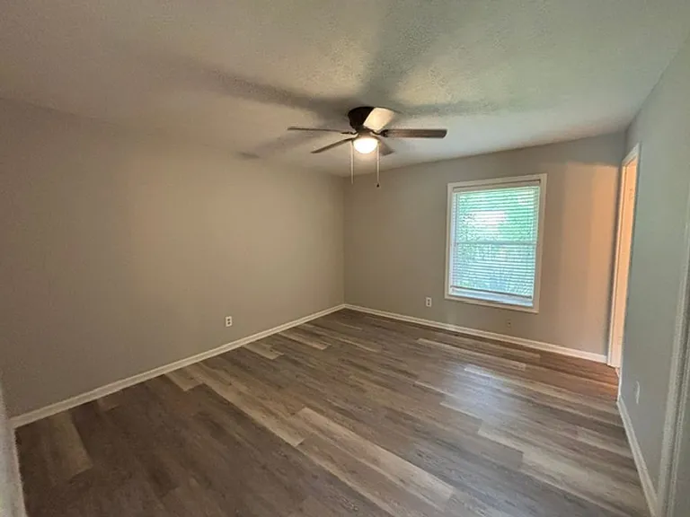 6525 Gregg Dr — Photo 22
