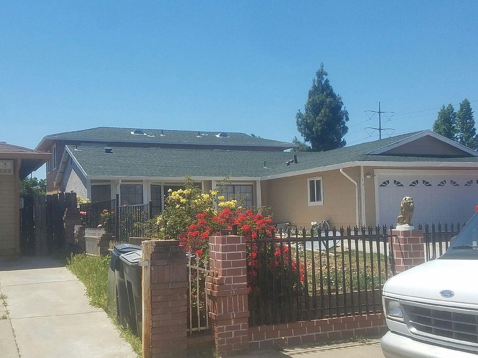 1st image of 19 Bushwood Ct