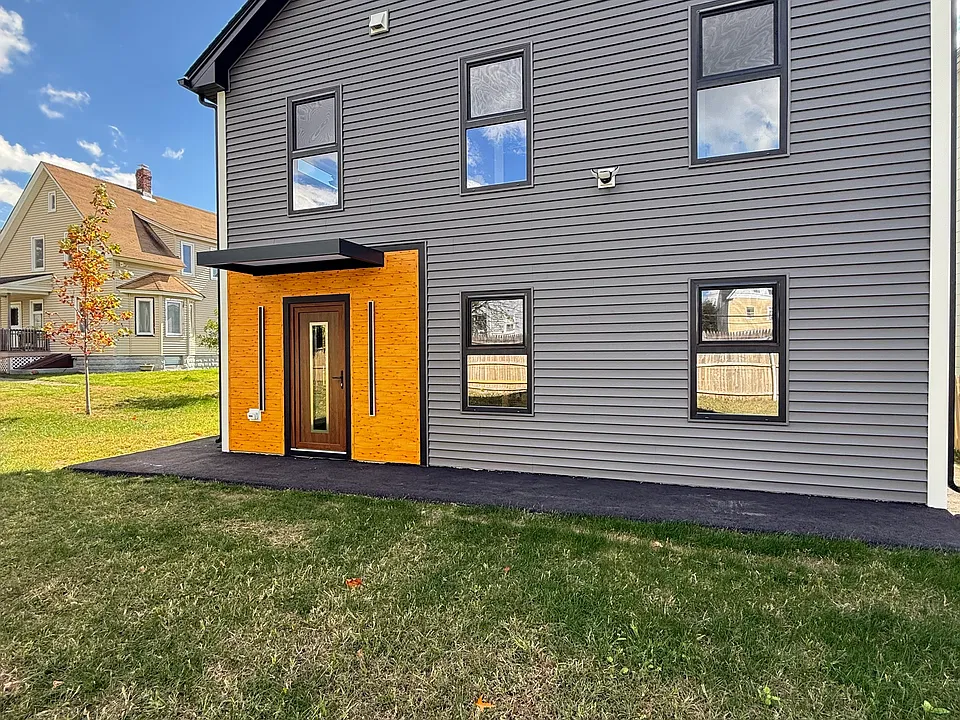 35 Greendale Ave #B