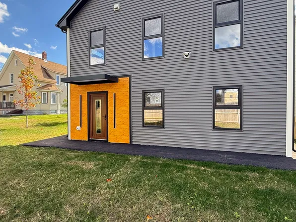 35 Greendale Ave, Worcester, MA
