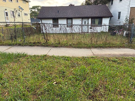 Fenced-in front yard