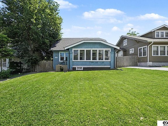 3rd image of 3027 Arcadia Ave
