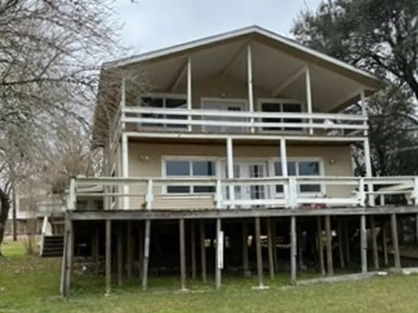 57 Lakeshore Dr, Huntsville, TX 77340