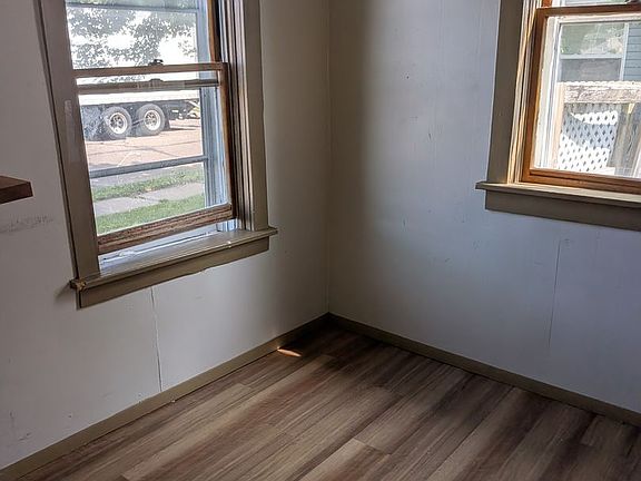4th image of 1001 Park St Unit B