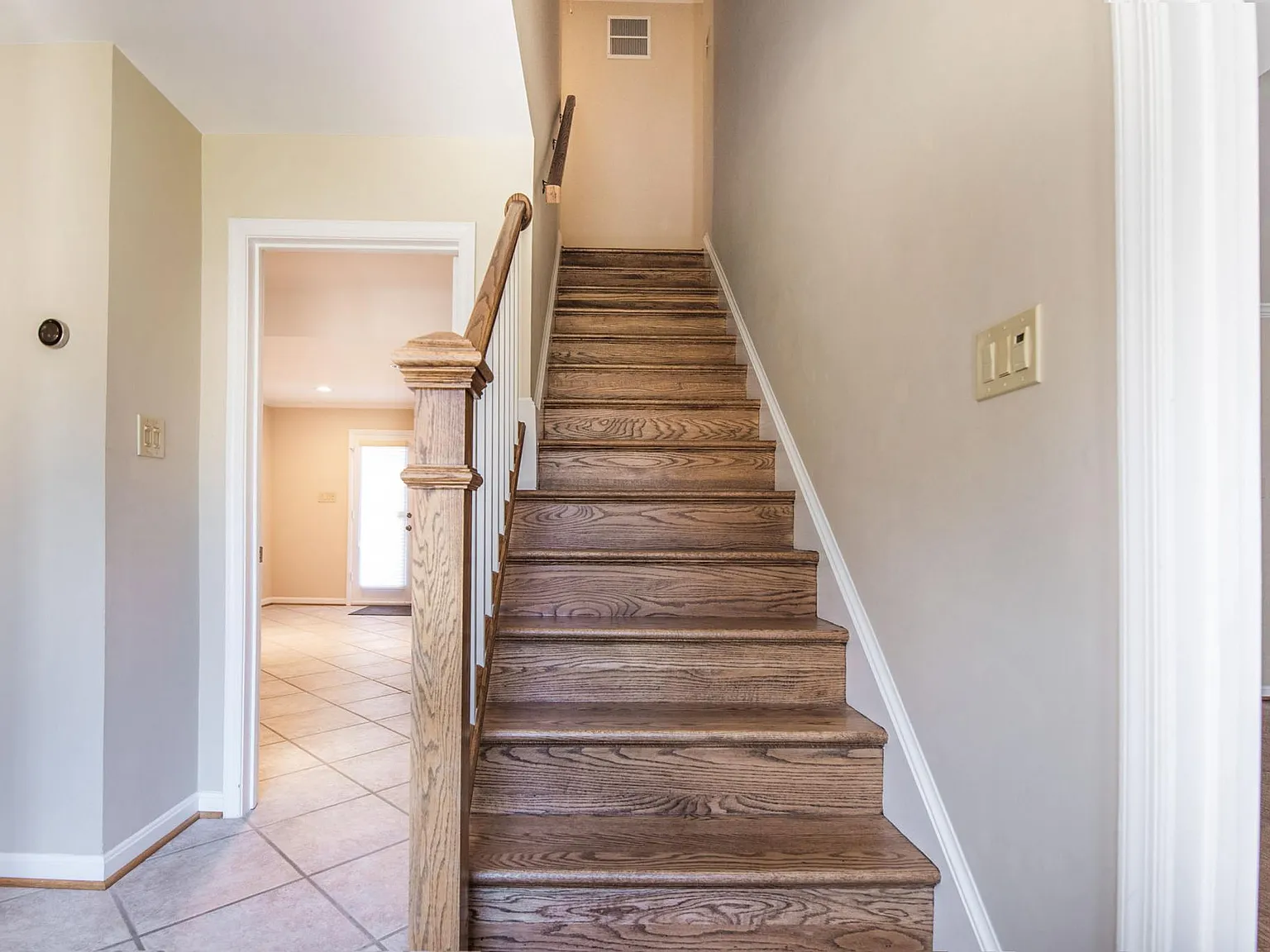 5 bed, 2932 sqft, $5,400 — Photo 2