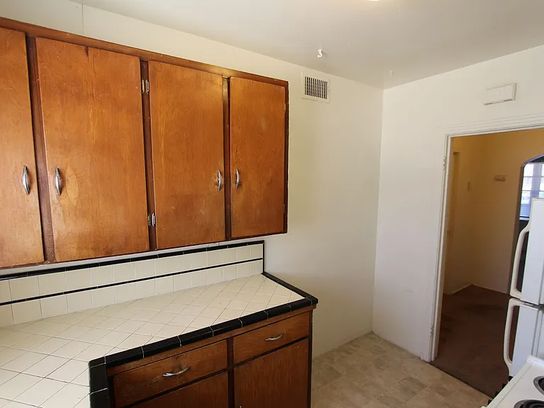 324 N San Francisco St — Photo 9