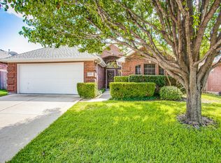 6929 Day Dr, Fort Worth, TX 76132
