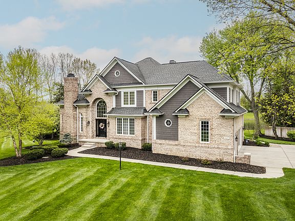 3rd image of 2621 Towne Dr