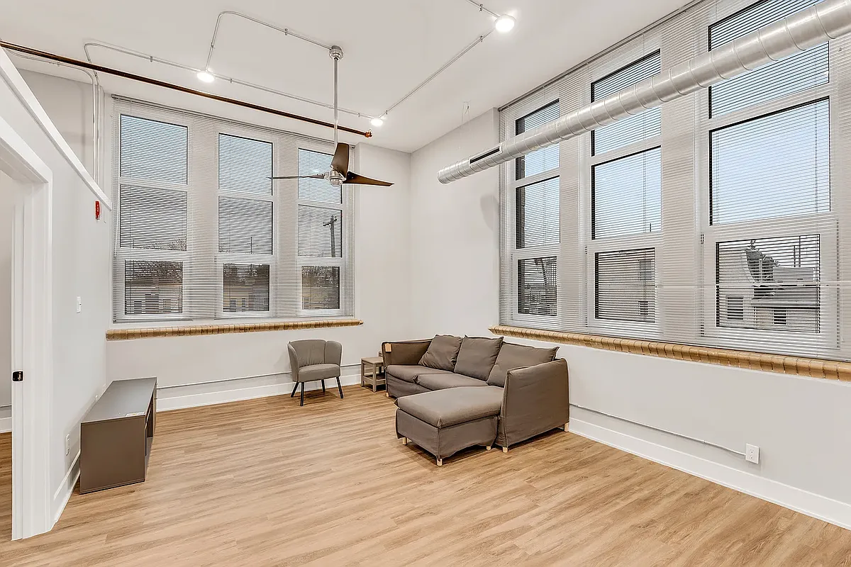 Building Photo - 3700 Frankford Ave #B236