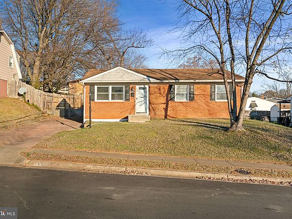 3rd image of 13723 Greenwood Dr