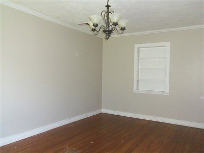 2nd image of 405 Massie St
