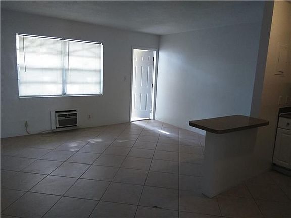 2nd image of 1960 NE 48th St APT 3