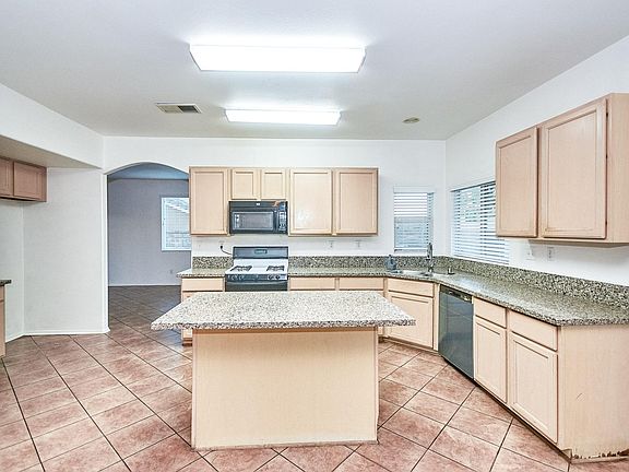 5th image of 3005 Briarhaven Ln
