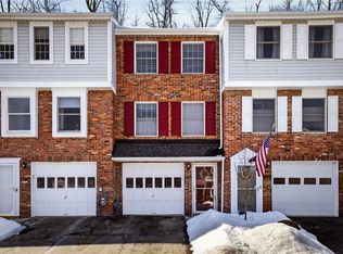 1513 Timberidge Dr, Bethel Park, PA 15102