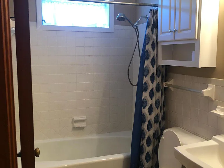 213 E Walnut St #D — Photo 7