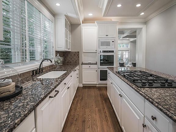 5th image of 4635 Beecher Ct