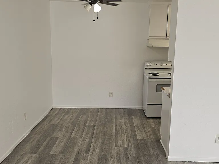 3242 W Orange Ave #6 — Photo 8