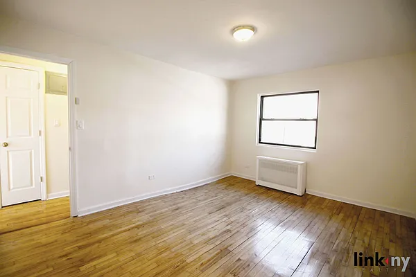 Rented by Link NY Realty | media 4
