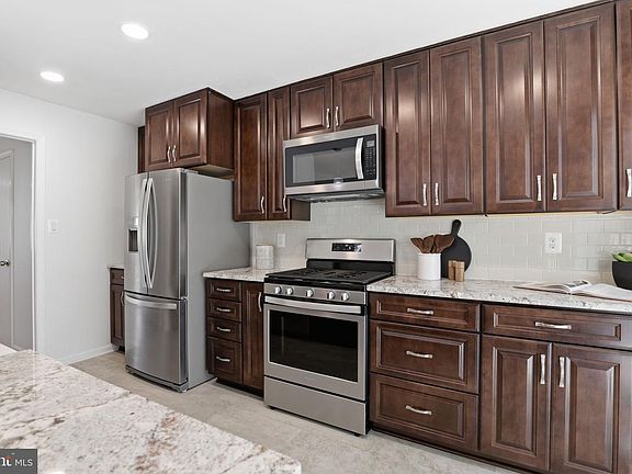 4th image of 7379 Hallcrest Dr