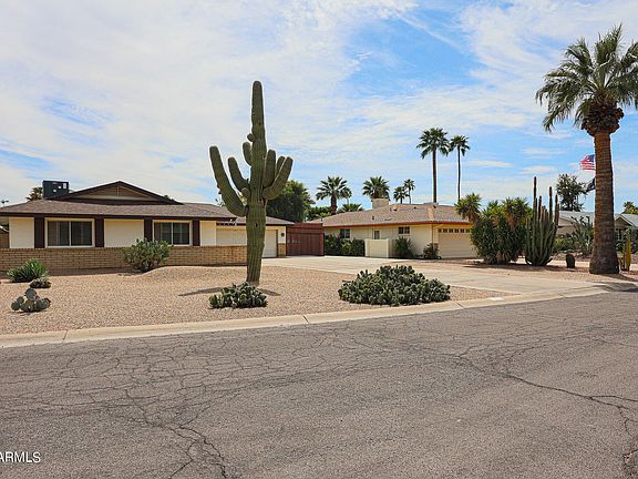 5th image of 413 E Sagebrush Street