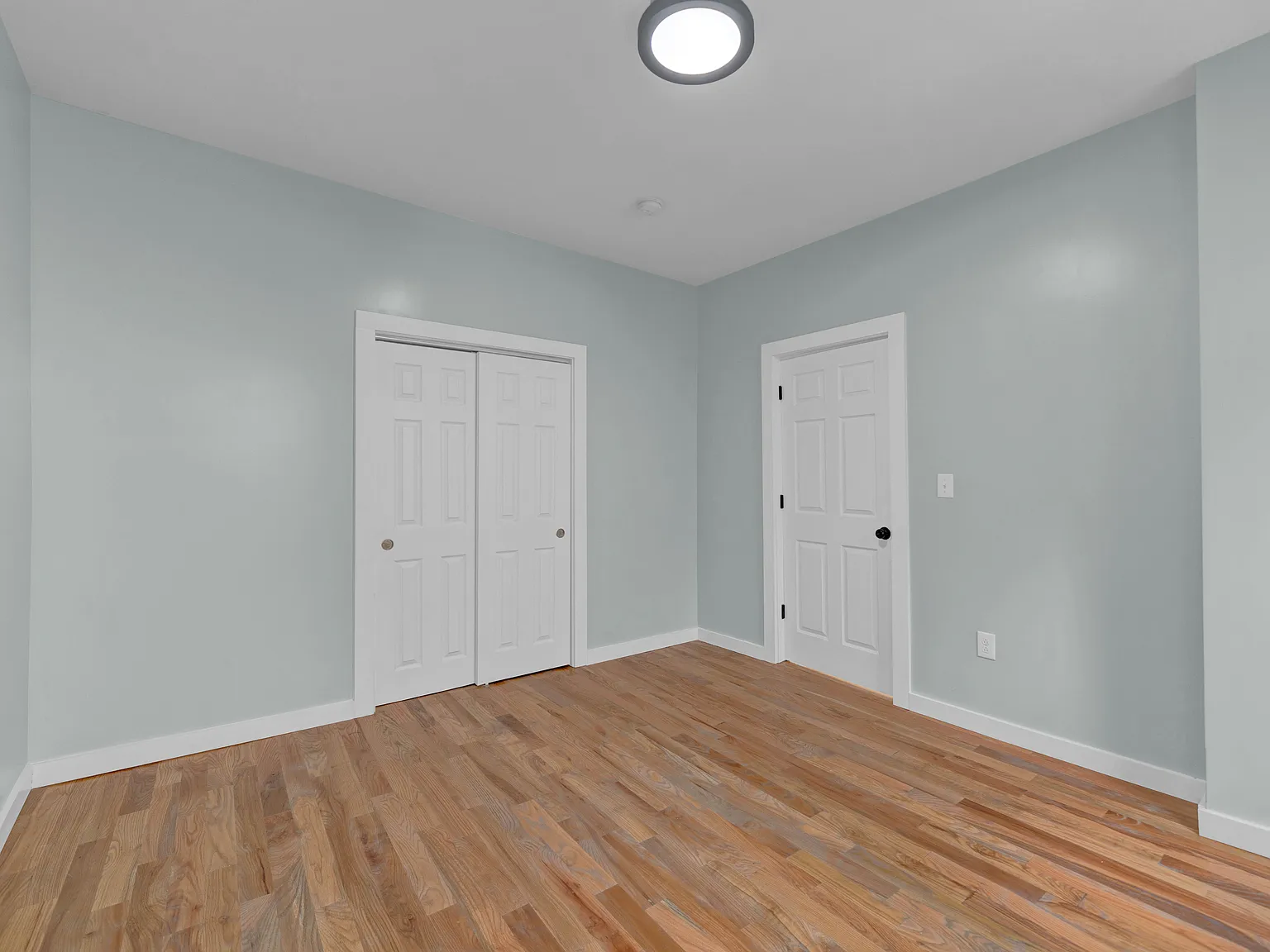 152 New York Ave — Photo 4