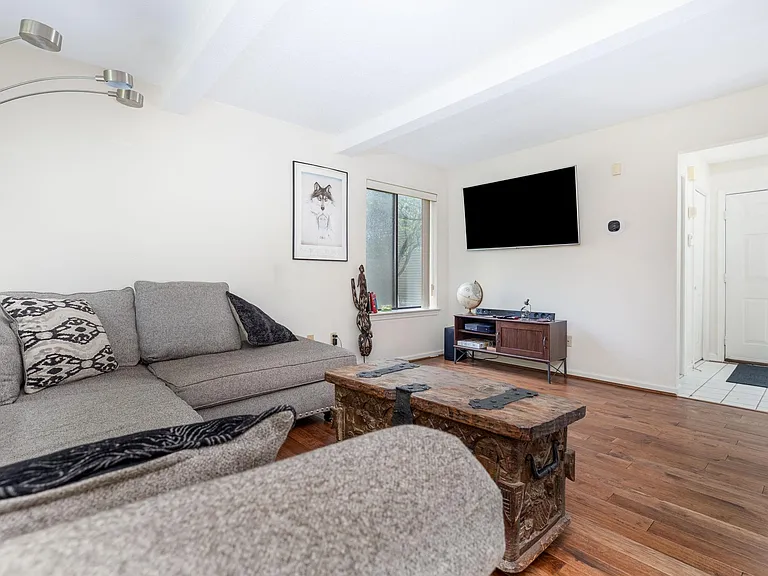20 Reed Ct — Photo 3