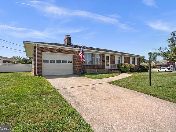 2nd image of 624 Gayle Dr