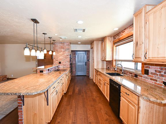 5th image of 531 W Meadowbrook Pl