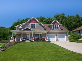 827 Olympic Dr, Onalaska, WI 54650