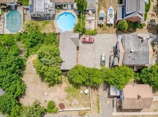 2 Dundee St, Salem, MA 01970
