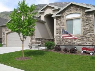 9122 N Renaissance Dr, Cedar Hills, UT 84062