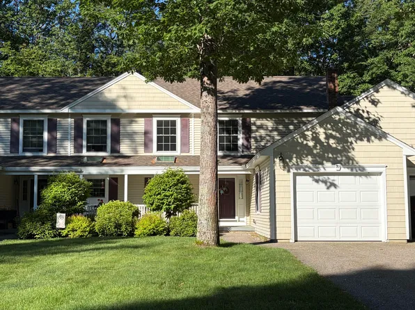 29 Hampton Glen Drive #10, Kennebunk, ME 04043