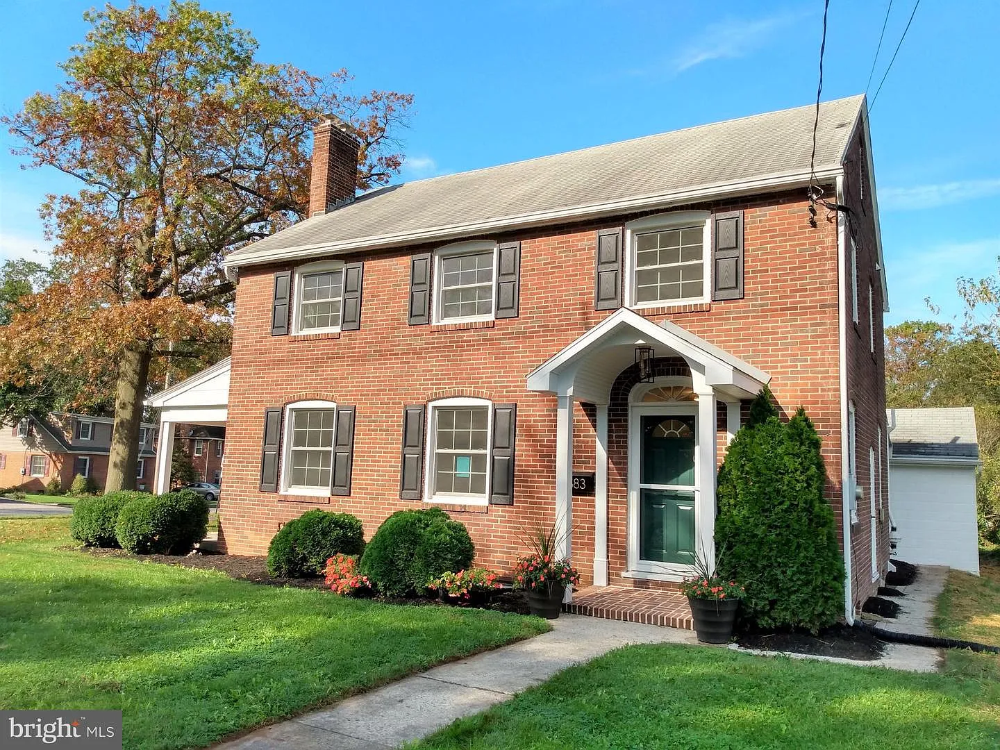 383 S Coldbrook Ave photo 1