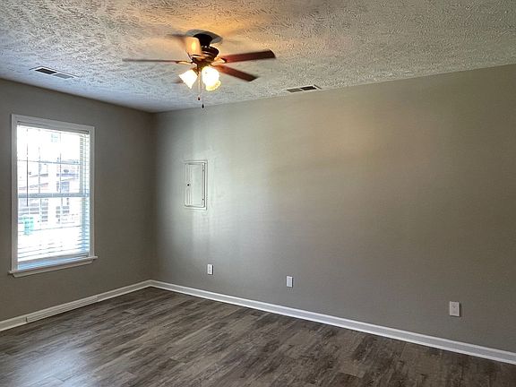 3rd image of 117 Pine St