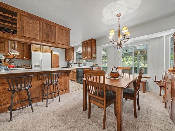 3rd image of 27144 Woodland Rd