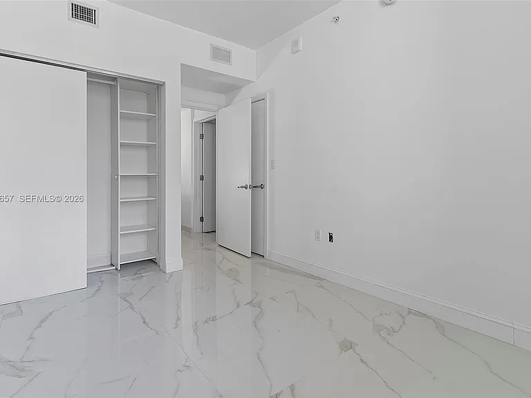 16385 Biscayne Blvd #717 — Photo 13
