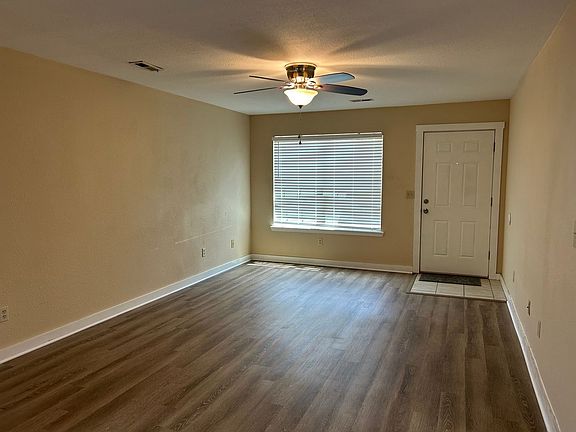 2nd image of 1431-1433 N Dawn Dr