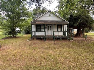 924 W Okmulgee Ave, Checotah, OK 74426