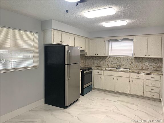 5th image of 3630 NE 13th Ter