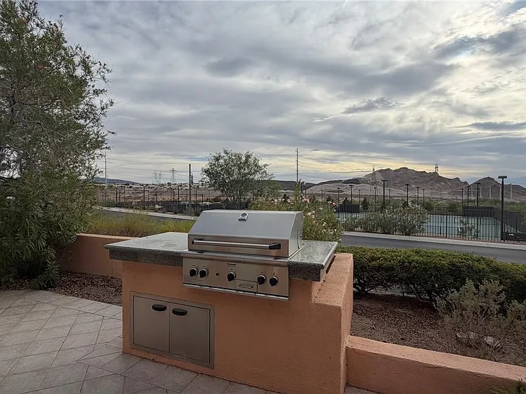1274 Calcione Dr — Photo 32