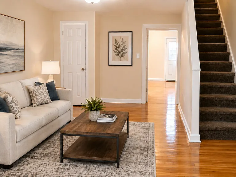 425 Emily St — Photo 1