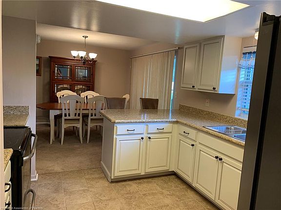 3rd image of 4410 Seawood Ave