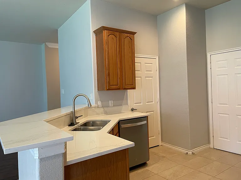1208 Lazy Ln — Photo 16