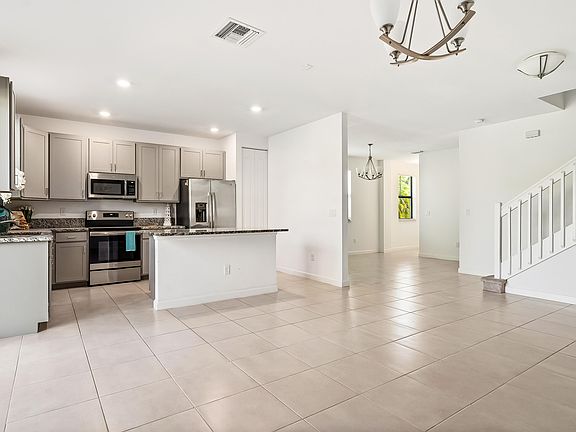4th image of 5323 SANTA MARIA Avenue