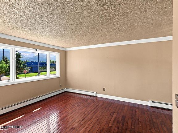 4th image of 1826 Twining Dr