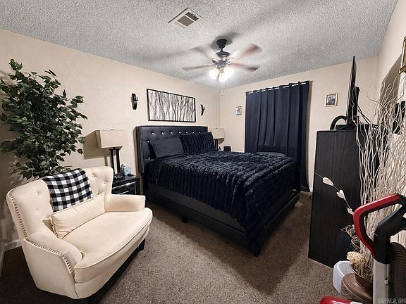 4th image of 33 Hiland Pl