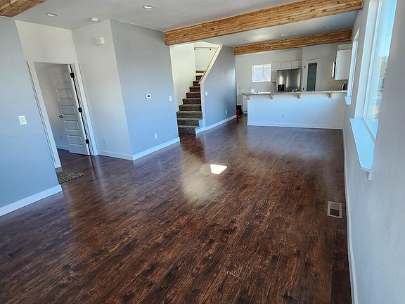3rd image of 202 E Naches Ave