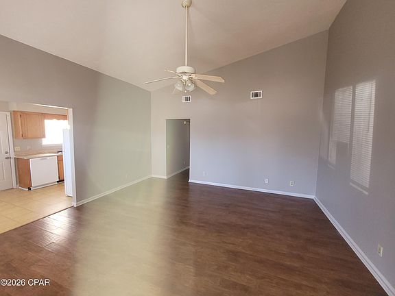 3rd image of 122 Kacy Ln