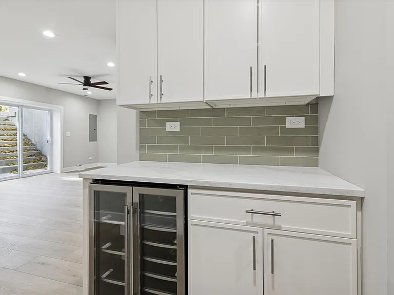 302 Hughes Ave — Photo 7