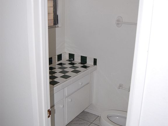 3rd image of 609 E Palm Ave